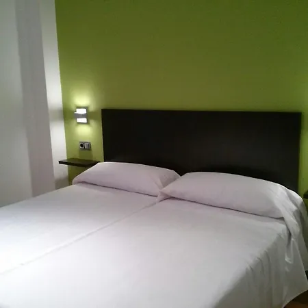 ゲストハウス Nruta Ponferrada Bembibre